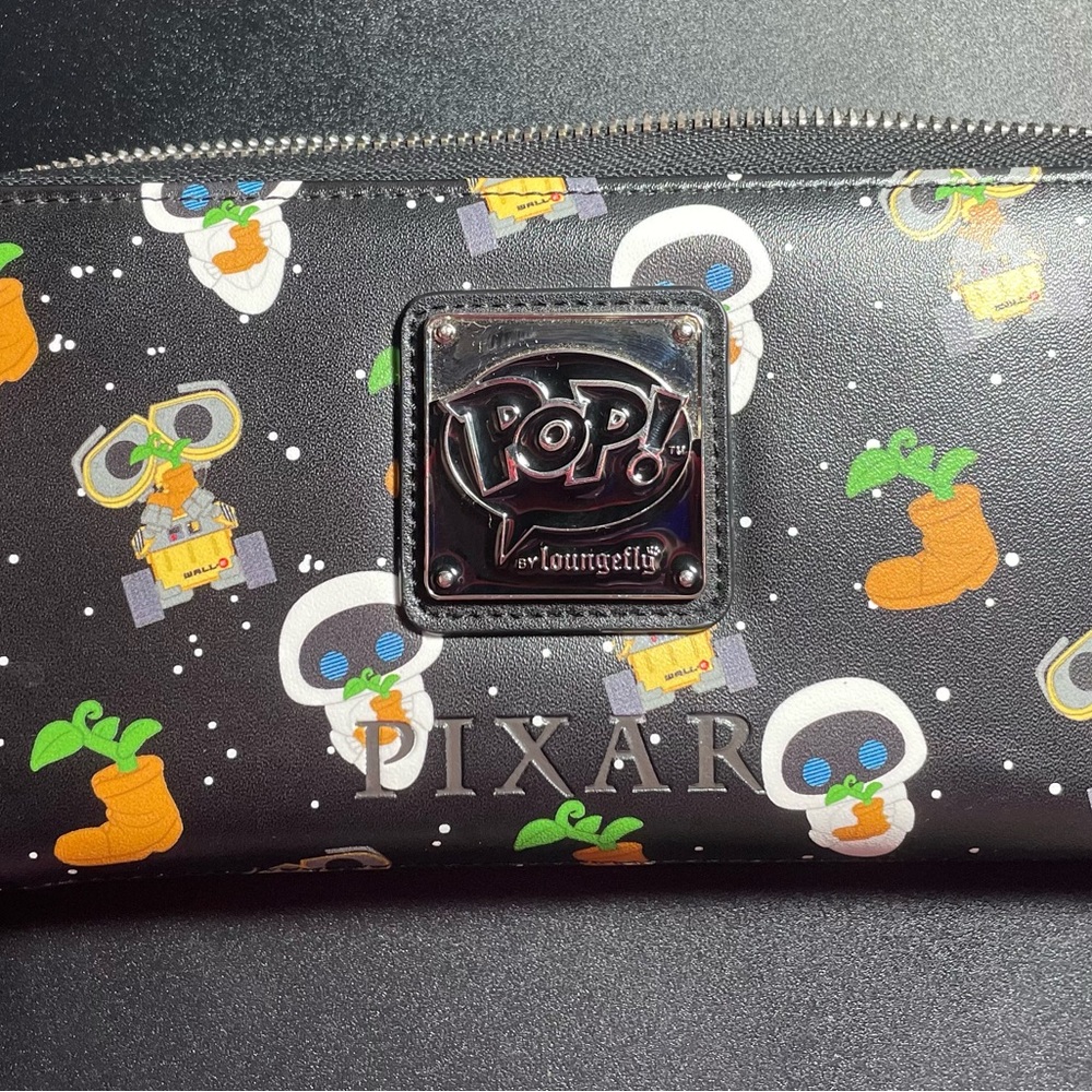 Loungefly By Pixar Wallet WallE Eve Plant Gem